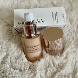 NEW Jane Iredale Beyond Matte Foundation M2